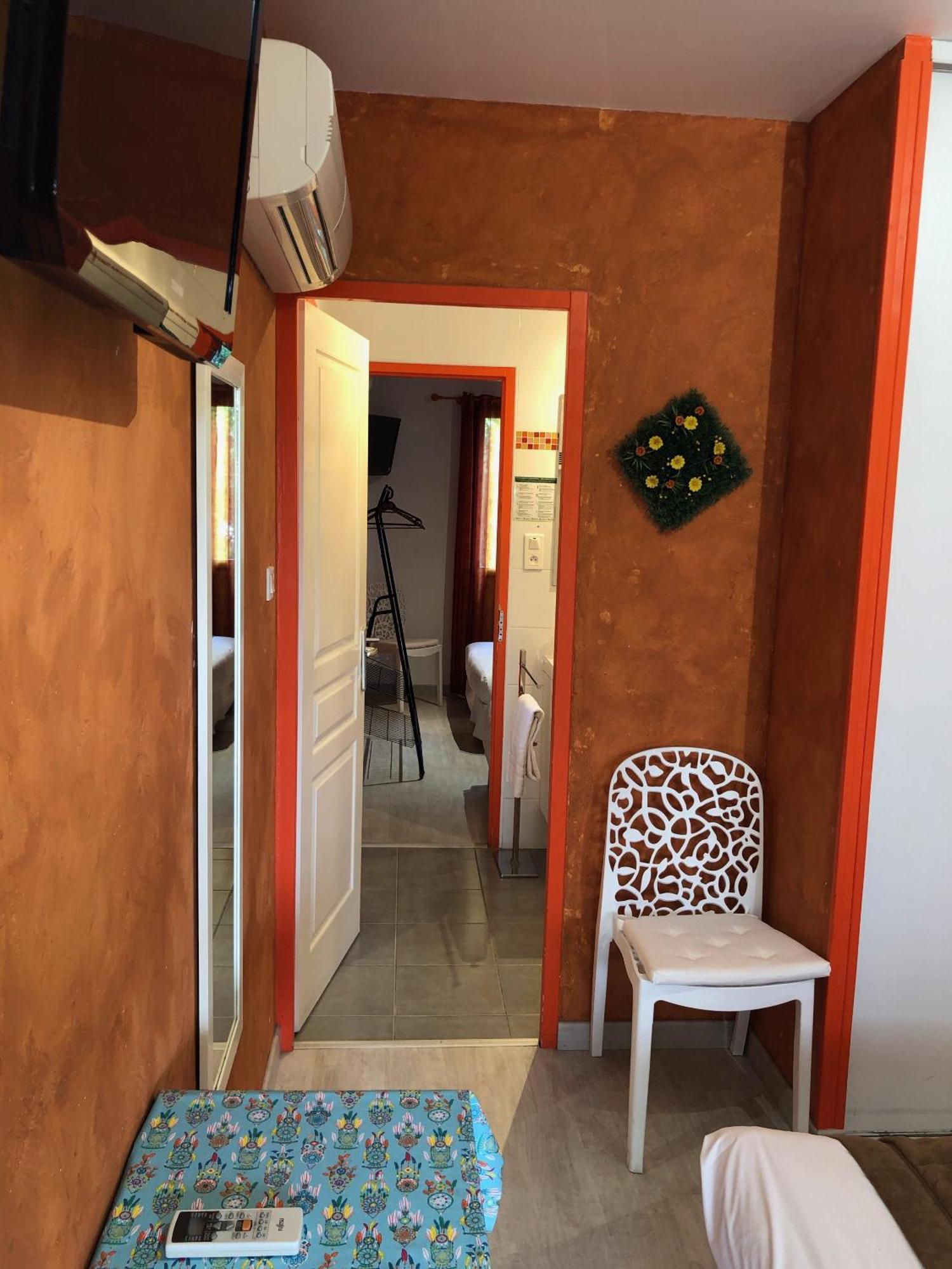 Hotel Des 4 Vents "Esprit Camargue" Aigues-Mortes Pokoj fotografie